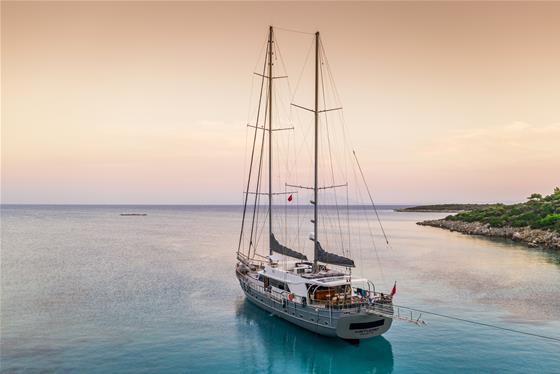 Yachting in the Aegean 